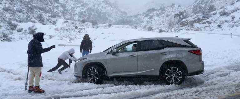 Unusual blizzard hits California