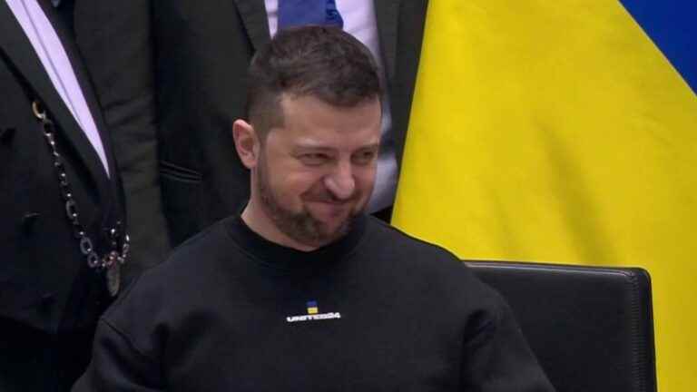 Volodymyr Zelensky applauded in the European Parliament