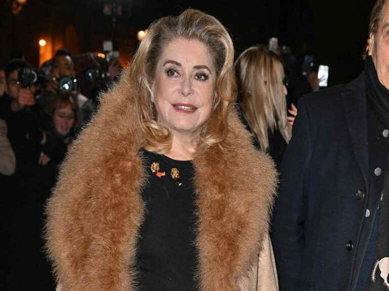 a famous journalist evokes his meeting with Catherine Deneuve and does not keep a pleasant memory of it!