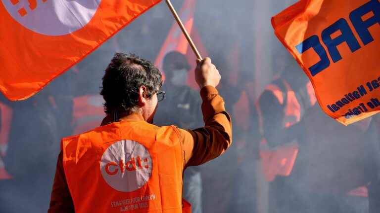 all the representative unions of the SNCF call for a renewable strike from March 7