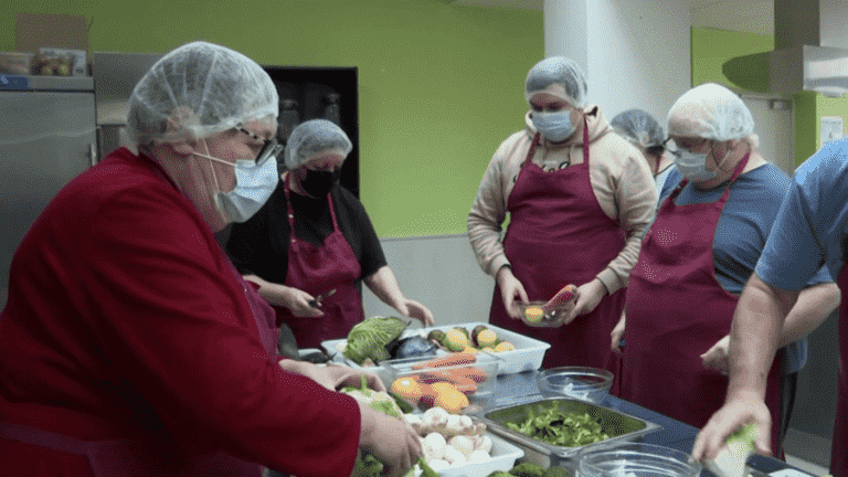 in Cherveux, residents of a prevention center learn to reclaim their bodies