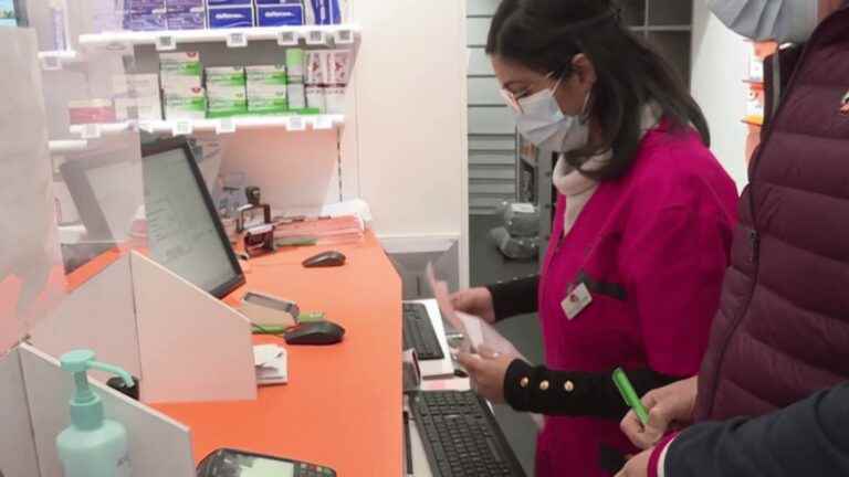 pharmacies struggle to recruit staff