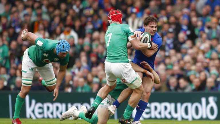 the XV of France, defending champion and undefeated for 14 games, falls in Ireland