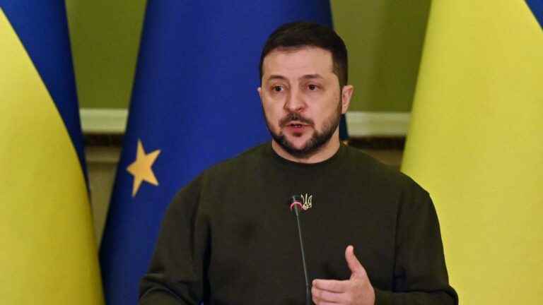 the situation “is getting complicated” on the front, according to Volodymyr Zelensky