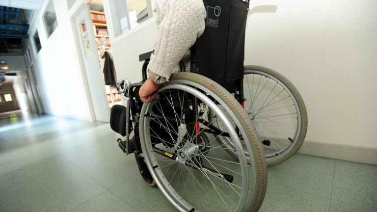 thousands of employees risk losing their disability pension because they work too much