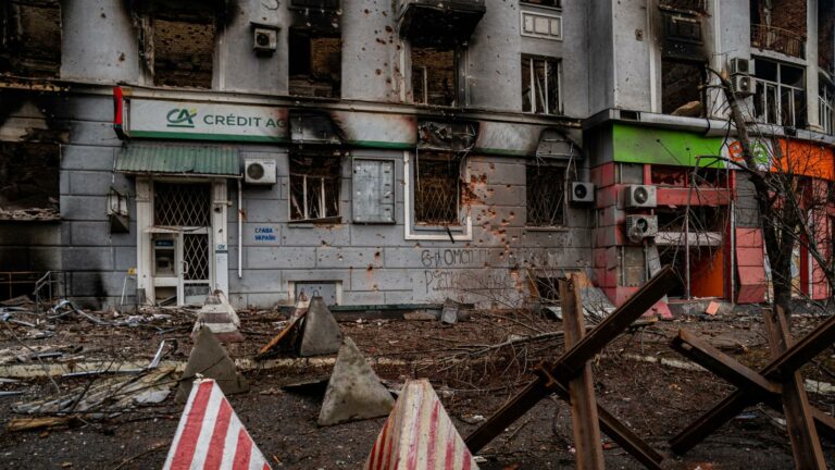 Russian troops attempt to encircle the city of Bakhmout