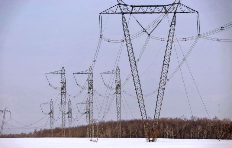 A Hydro-Québec power line project in an agricultural zone refused