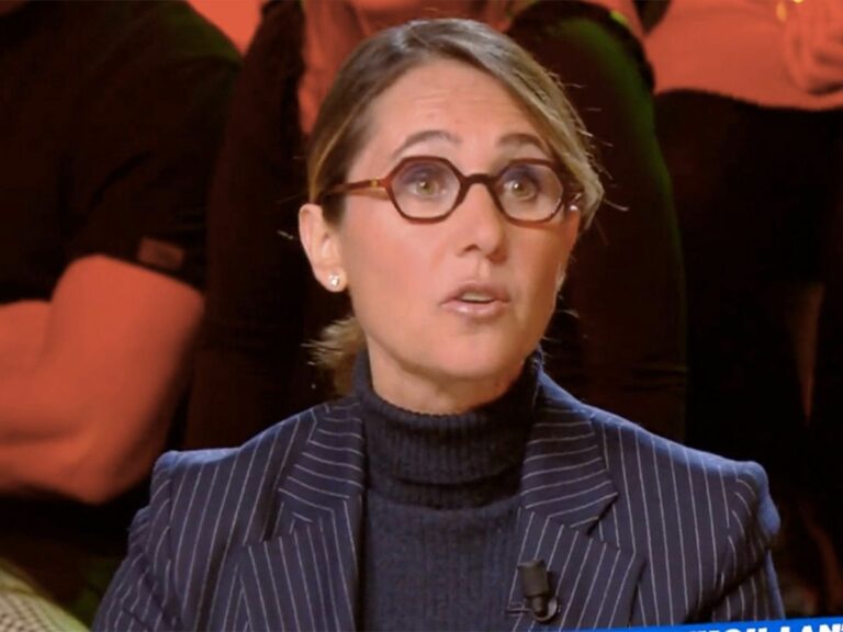 Alexia Laroche Joubert defends Denis Brogniart live in “TPMP”