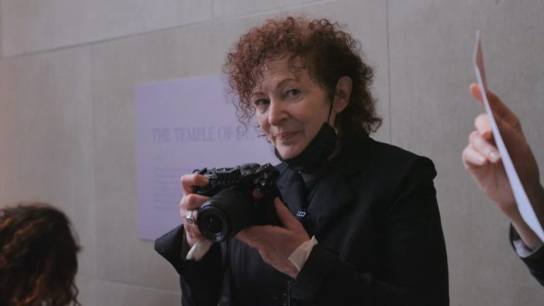 “All the beauty and the bloodshed”, a first documentary on photographer Nan Goldin, awarded a Golden Lion in Venice