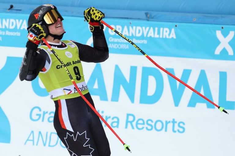 Alpine Skiing World Cup |  Valérie Grenier on the podium in the last race of the season