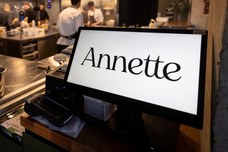 Annette, the wine bar that Rosemont was waiting for