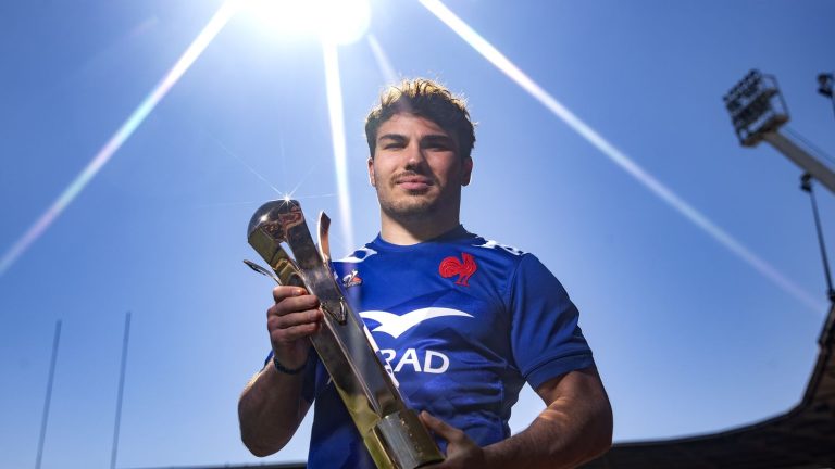 Antoine Dupont elected best player of the Tournament