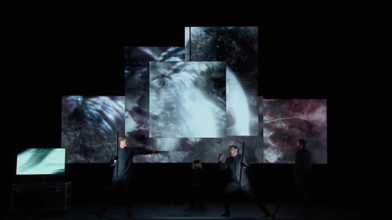 At the Théâtre de Caen, Guy Cassiers signs the very current staging of the 17th century opera “The Indian Queen”