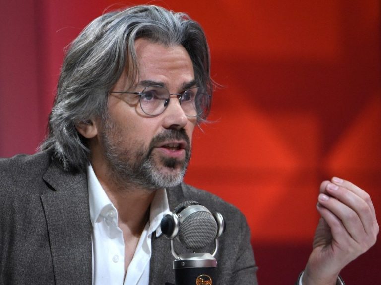 Aymeric Caron, the former sidekick of the host France 2, denounces an “intellectual mush”!