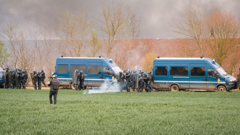 the head of the gendarmerie finds it “astounding” to say that the police have prohibited the rescue services from intervening