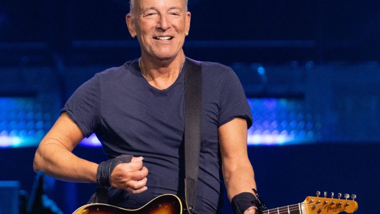 Bruce Springsteen and Gladys Knight decorated by Joe Biden at the White House