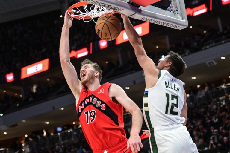 Bucks win 118-111 over Raptors