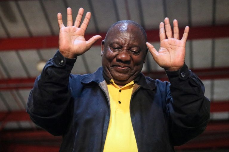 Cash hidden in his home |  Preliminary report clears South African president