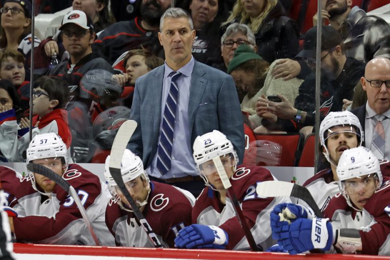 Colorado Avalanche |  Head coach Jared Bednar extends his contract until 2027