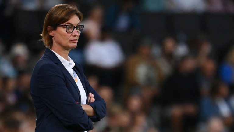 Corinne Deacon dismissed from her position as coach of the France team