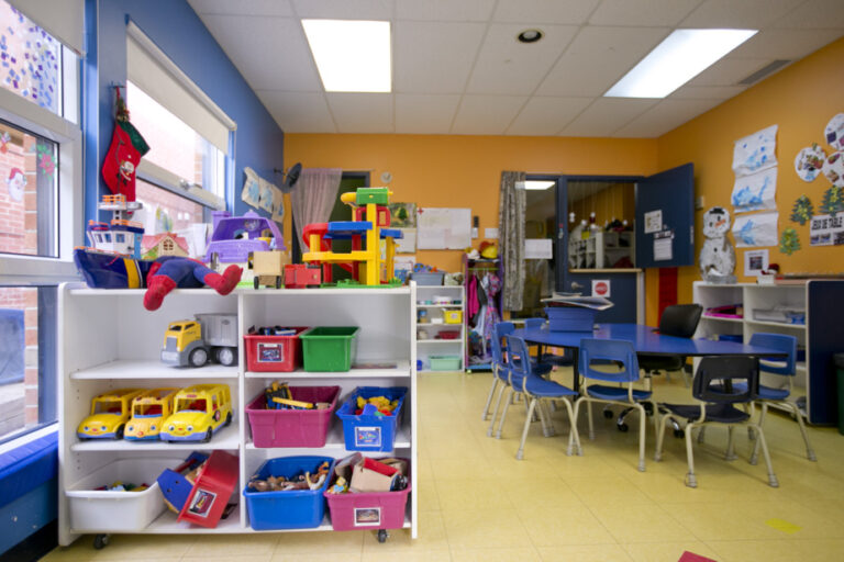 School integration |  What about toddler migrants, Mr. Legault?