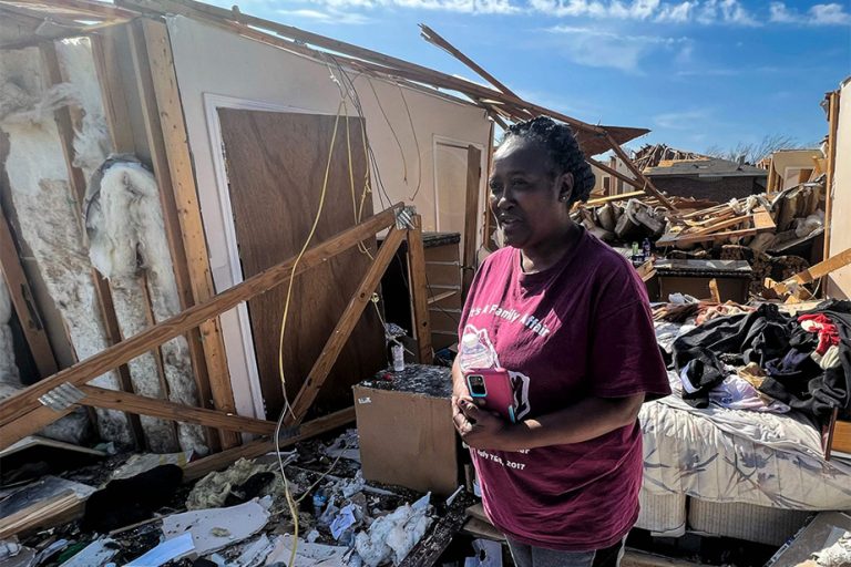 Deadly tornado in Mississippi |  “We are still alive”