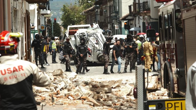 Earthquake kills at least 14 and injures more than 400 in Ecuador and Peru