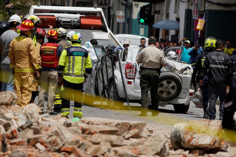 Ecuador |  At least 12 dead after 6.8 magnitude earthquake