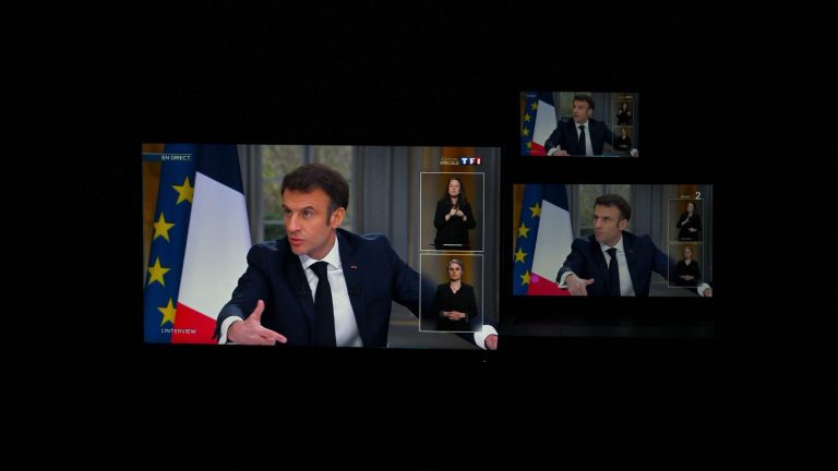 Emmanuel Macron announces the division of the text and the postponement of the exam in “the next few weeks”