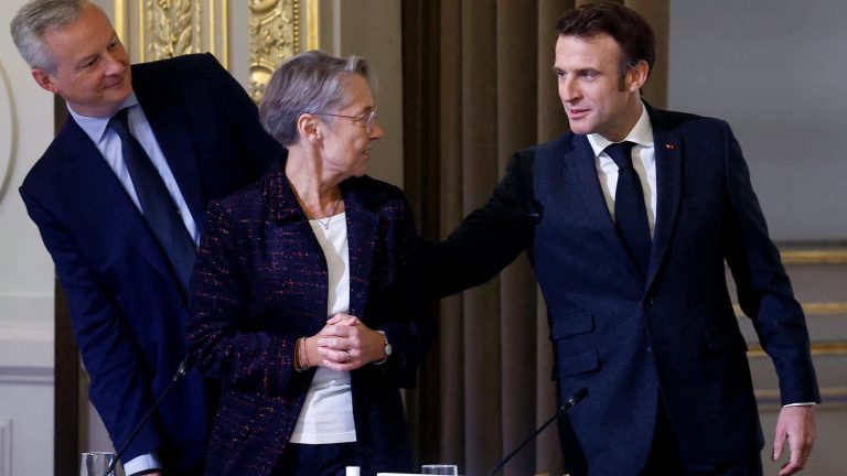 Emmanuel Macron receives Elisabeth Borne Monday noon at the Elysée