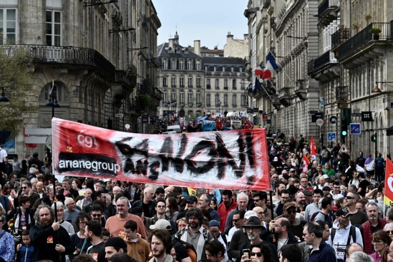 France |  Strong mobilization after the adoption of the pension reform