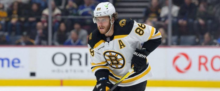 Hockey: a 50th goal for David Pastrnak