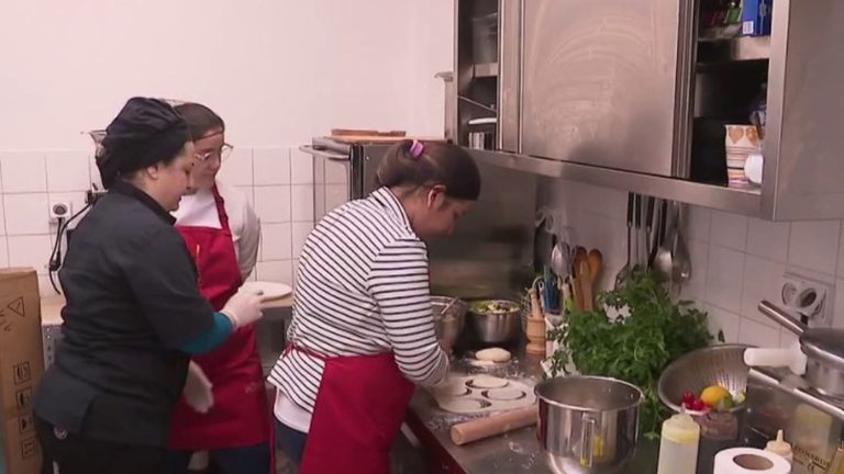 Immigration: in the Pas-de-Calais, migrants take part in an experiment in integration through work