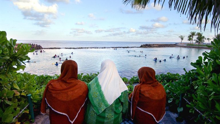 In the Maldives, diver Aminath Zuna wants to encourage women in the archipelago to jump into the water and learn to swim