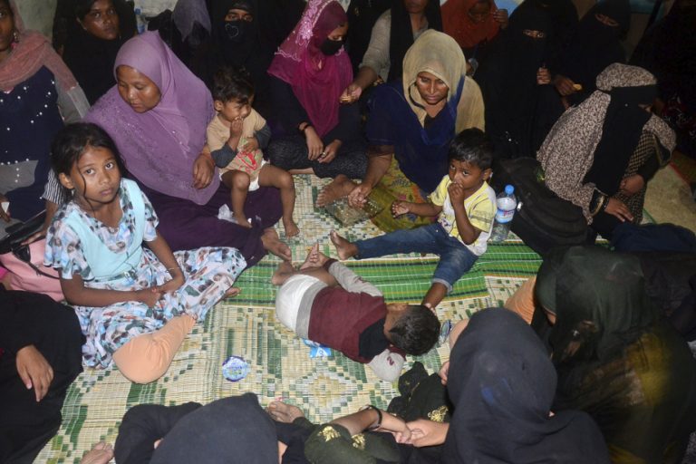 Indonesia |  Nearly 200 Rohingya left at sea