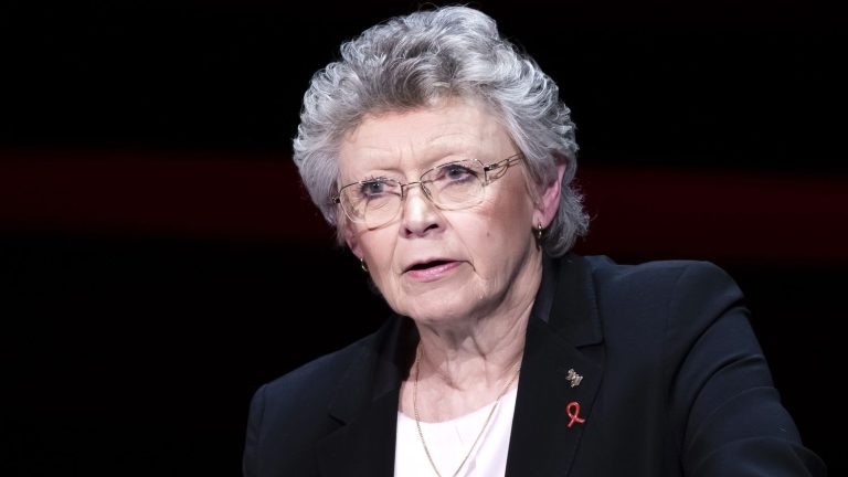 “It is unacceptable” to have “nearly 30% of people still diagnosed at the late stage of AIDS”, laments Françoise Barré-Sinoussi, co-discoverer of HIV