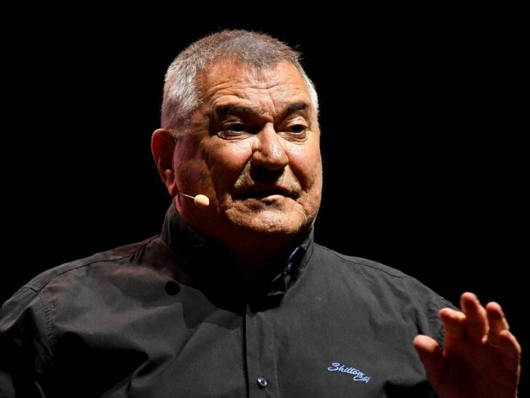 Jean-Marie Bigard raises the question of money to the “Enfoirés” and reveals the existence of a “small emergency supply box” which “was not Coluche’s will”!