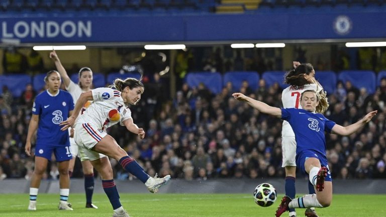 Les Fenottes must convert their chances to make up for their late goal… Follow the Champions League quarter-final second leg