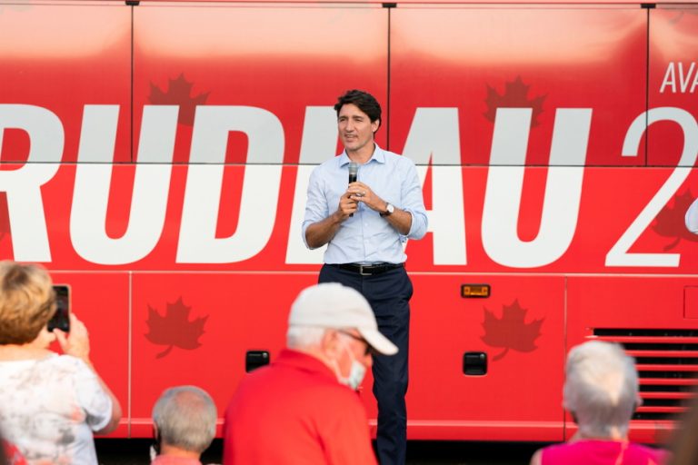 Man who threw gravel at Justin Trudeau in 2021 pleads guilty