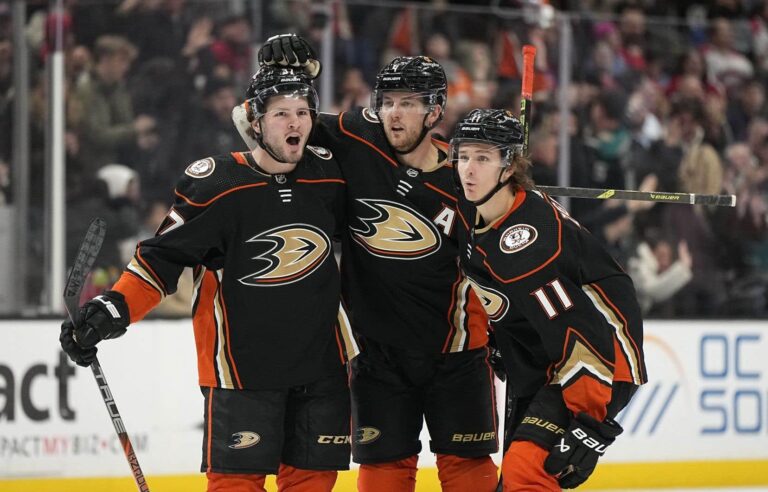 McTavish breaks deadlock and Ducks defeat Canadiens 3-2