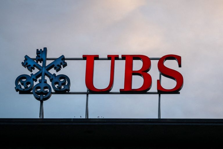 Merger between UBS and Credit Suisse |  Switzerland prepares for massive job cuts