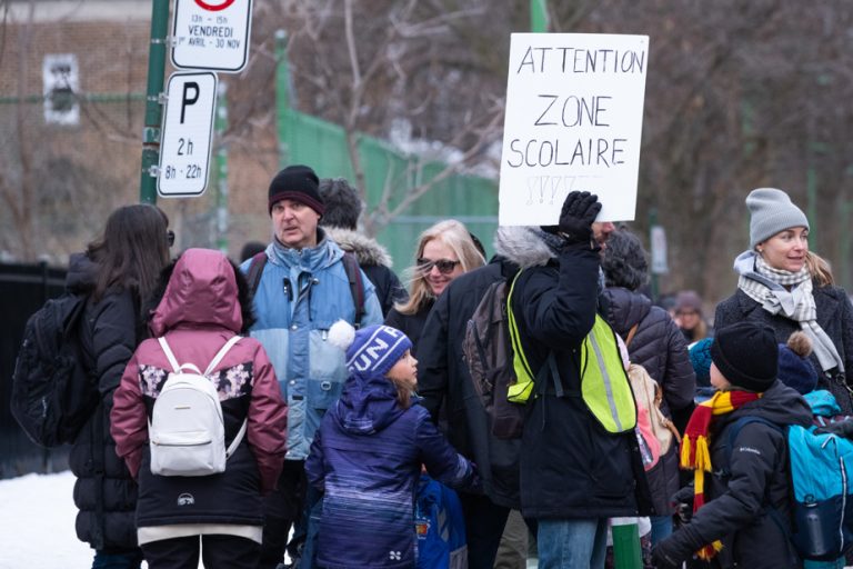 Mobilization for child safety |  Parents challenge the Legault government