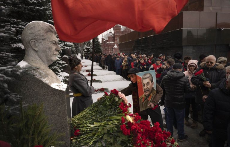 Muscovites between idolatry and disgust for the 70th anniversary of Stalin’s death