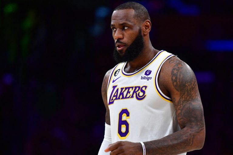 NBA |  Lakers lose despite LeBron James return