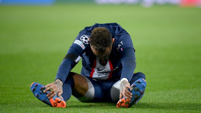 Neymar will be operated and will be out “three to four months”