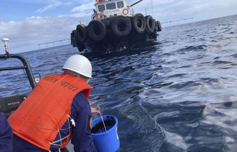 Oil spill on the Philippine coast after the sinking of an oil tanker