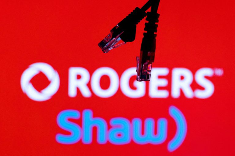 Ottawa approves transaction involving Rogers, Shaw and Quebecor