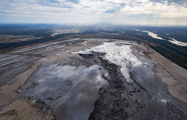 Ottawa confirms ‘harmful’ spill from tar sands wastewater pond