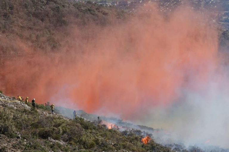 PICTURES.  20 hectares burned in Grasse in a fire still in progress, other departures quickly brought under control