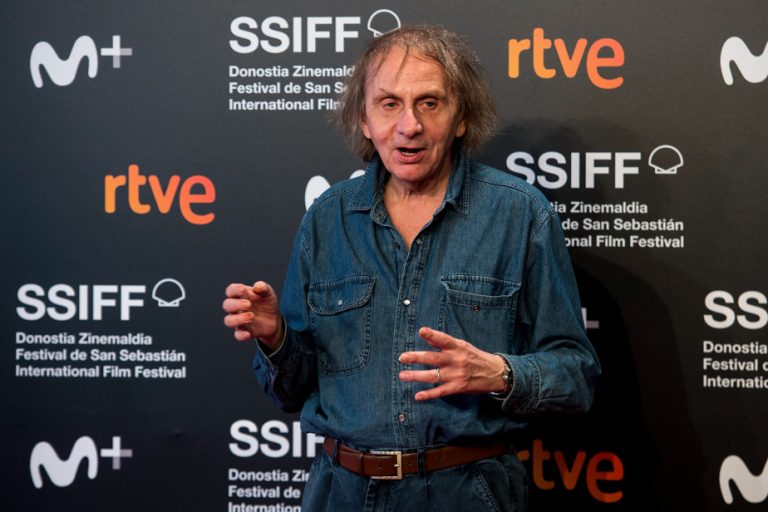 Michel Houellebecq will publish an account of his setbacks in cinema X